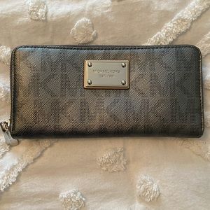 Michael Kors continental wallet trifold